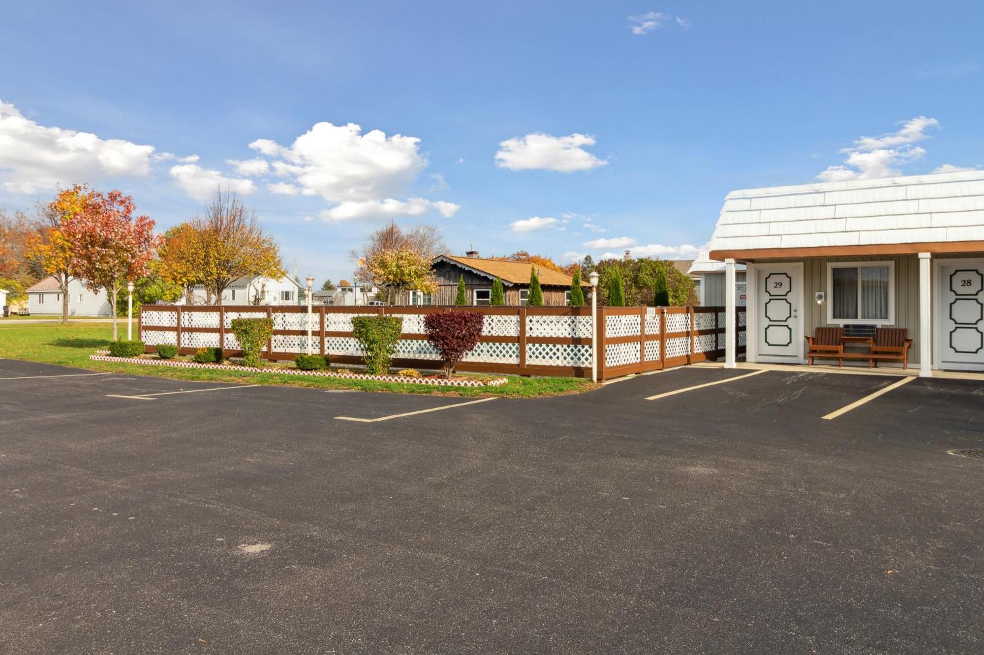 Vindel Motel Mackinaw City Ngoại thất bức ảnh