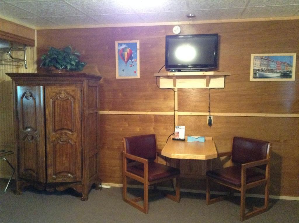 Vindel Motel Mackinaw City Ngoại thất bức ảnh