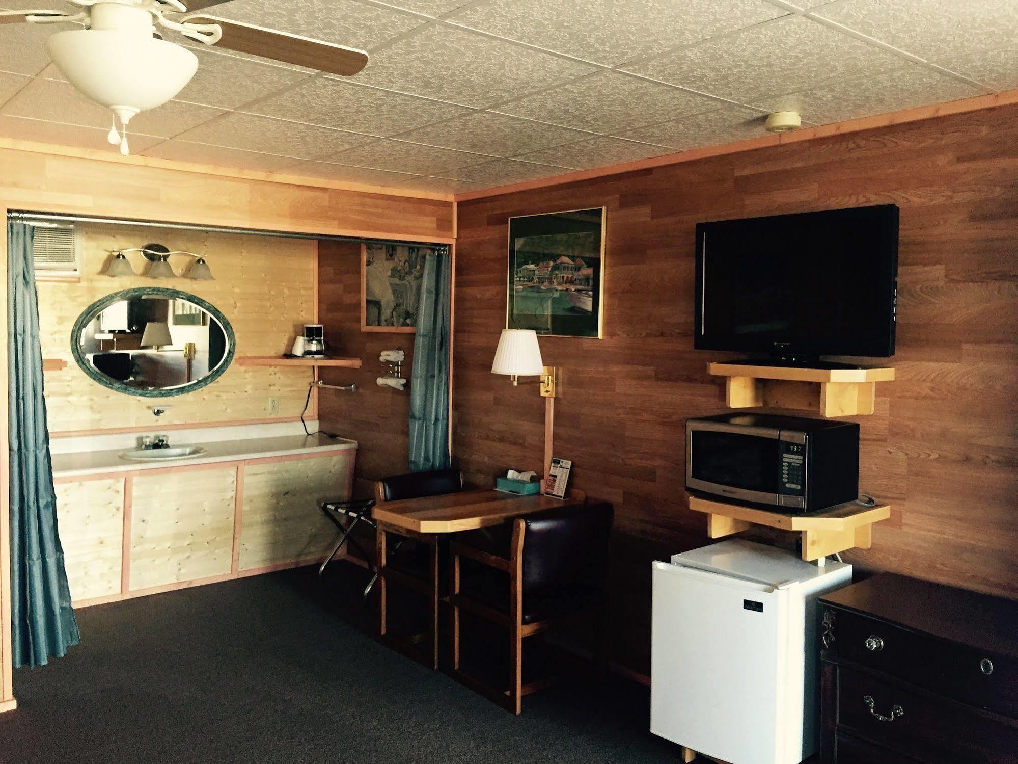 Vindel Motel Mackinaw City Ngoại thất bức ảnh