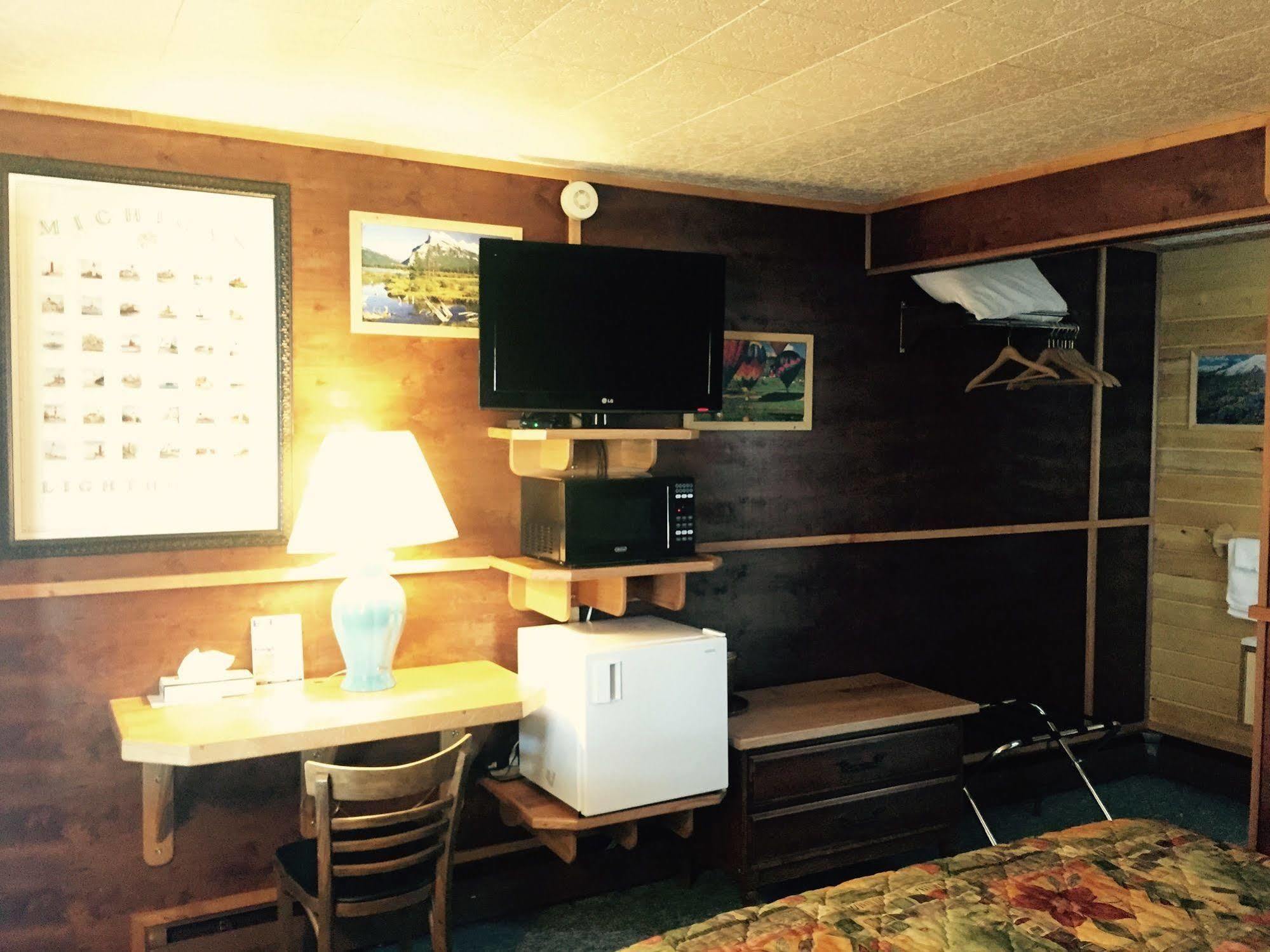 Vindel Motel Mackinaw City Ngoại thất bức ảnh