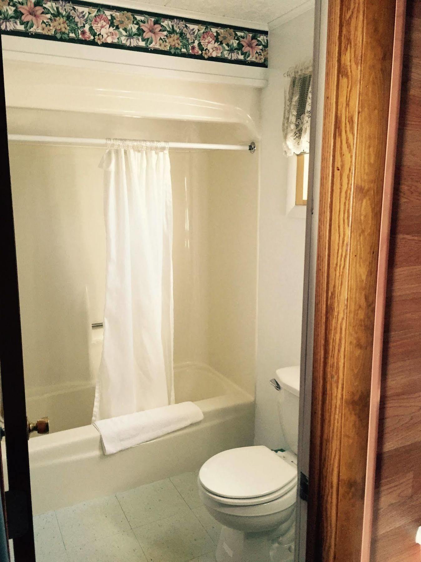 Vindel Motel Mackinaw City Ngoại thất bức ảnh